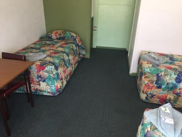Governors Hill Motel Goulburn Bagian luar foto
